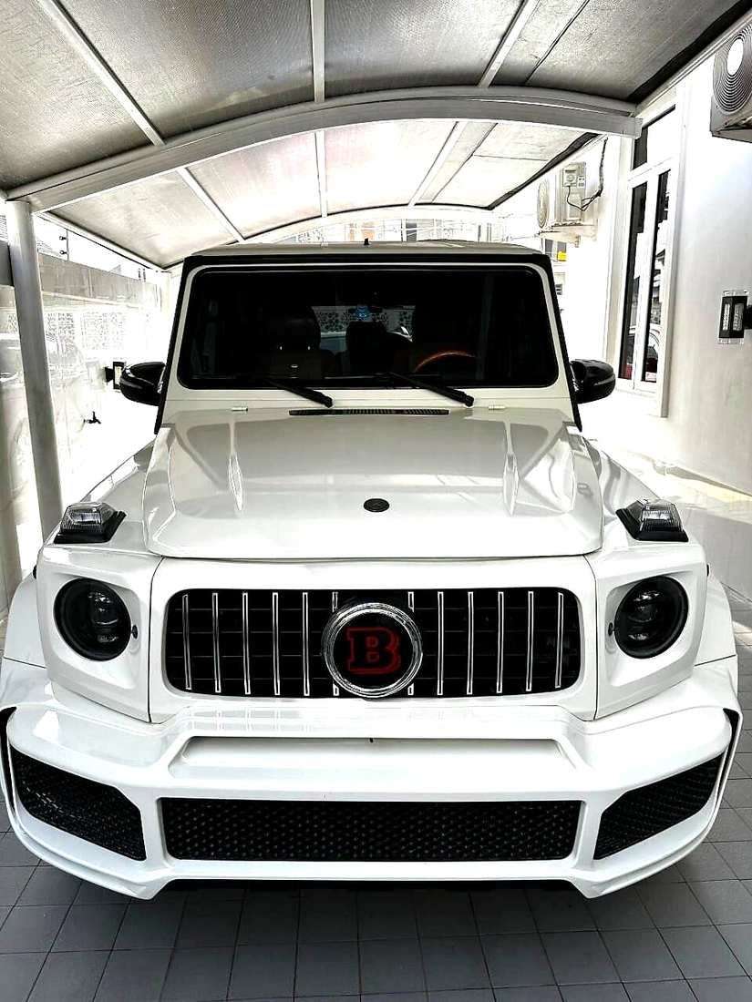 Mercedes G-Wagon Brabus side view