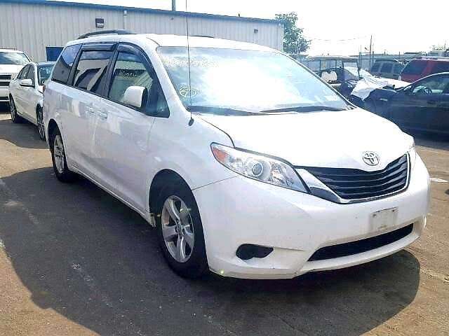 Toyota Sienna white